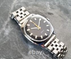 Serviced 1971 Timex Electric Navy Dial Men's Vintage Watch Original Bracelet